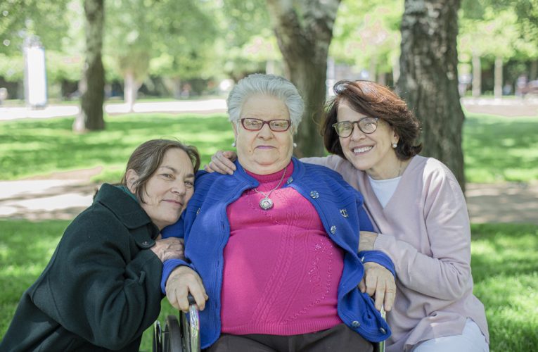 Parcesa y Nadiesolo renuevan su acuerdo de colaboración para seguir luchando contra la soledad no deseada de las personas mayores en la Comunidad de Madrid